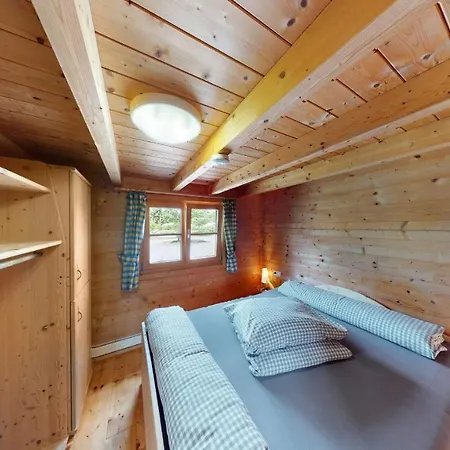 Ferienblockhaus 4 *